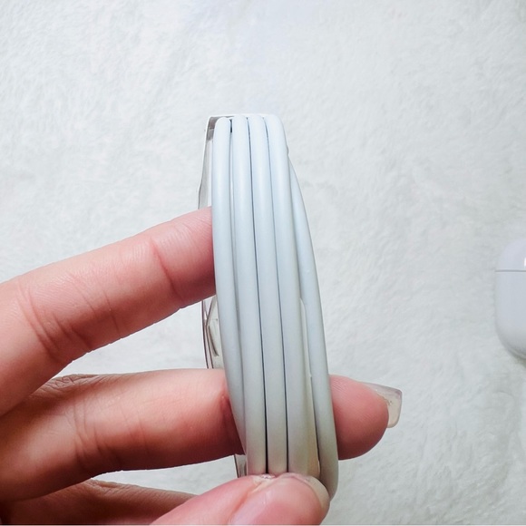 Wireless Earbuds with Lightning Charging Case No Box - Picture 11 of 11